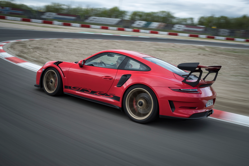 Illustration for article titled Put These Very Good 2019 Porsche 911 GT3 RS Photos In Your Life